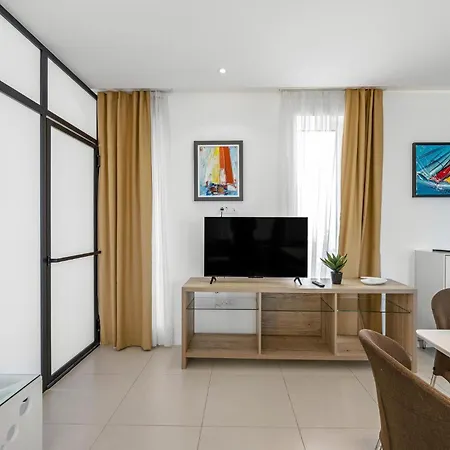 Apartment Lovely In With Wifi - Csv282 *
