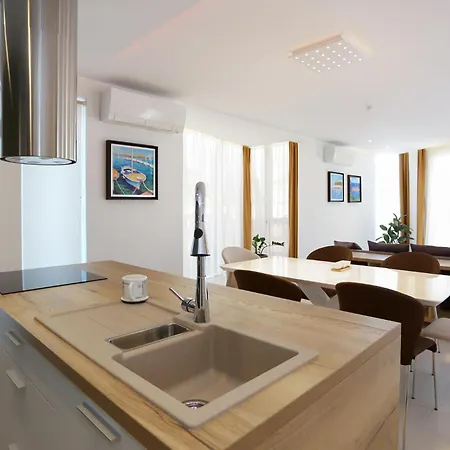 Apartment Lovely In With Wifi - Csv282 *