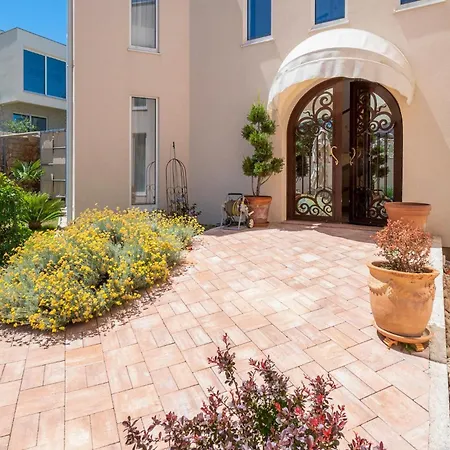 Apartment Lovely In With Wifi - Csv282 *
